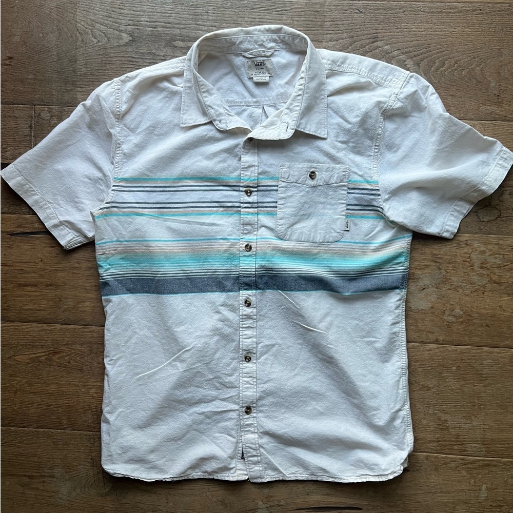 Vans - men’s XL button down short sleeve casual comfort shirt.